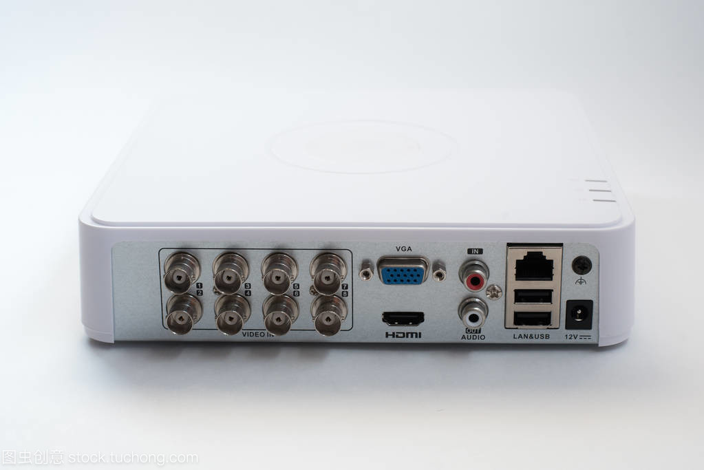 白色背景下的網絡守護者 通用路由器及其隔離功能探析